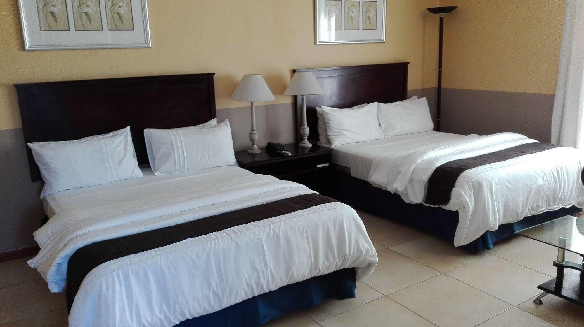 Villa Via Hotel Мидранд Экстерьер фото